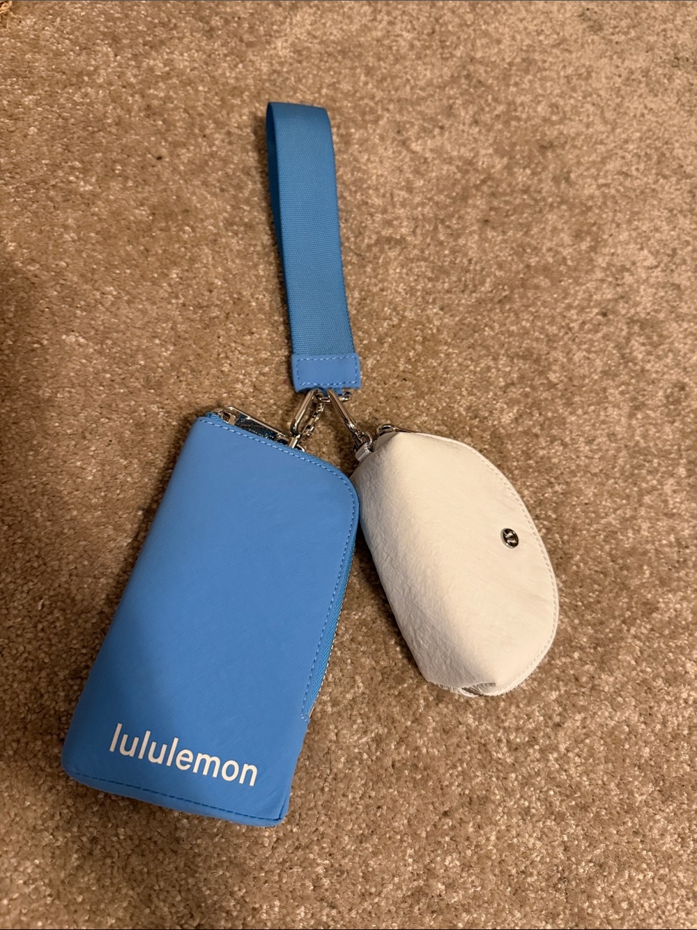 lululemon duo wristlet in blue